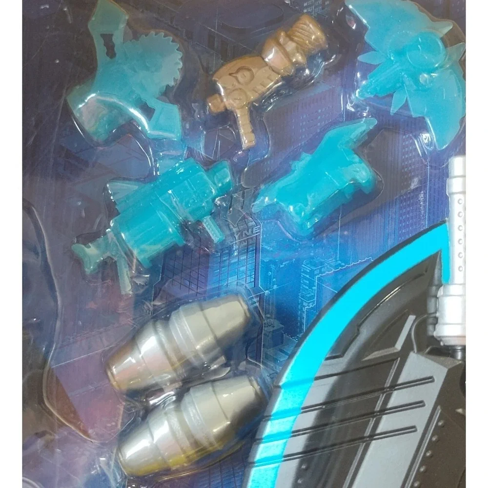 DC Batman Bat-Tech Flyer with 4